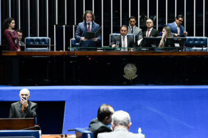 Promulgada Emenda que permite reeleição em tribunais de Justiça