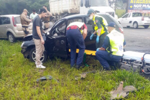 Acidente na Rodovia Otávio Dassoler deixa mulher ferida em Criciúma