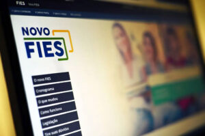 Senado vota abatimento de dívida no Fies para estudante que atue em serviço público