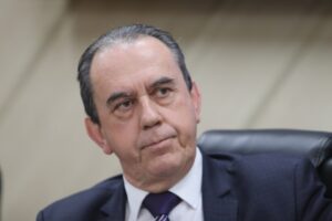 Com prefeito preso, o constrangedor silêncio da maioria dos vereadores