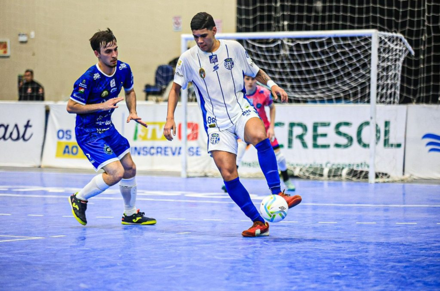 Em casa, Tubarão Futsal de base leva 8 do Santo André