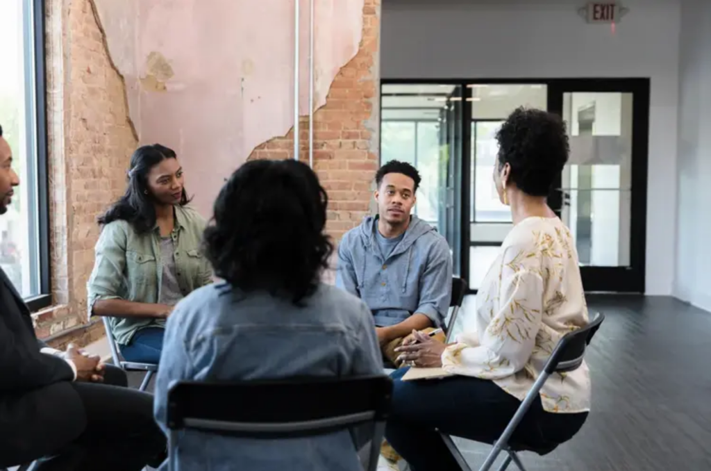 Confira porque ser bom de 'conversa fiada' pode beneficiar seu trabalho