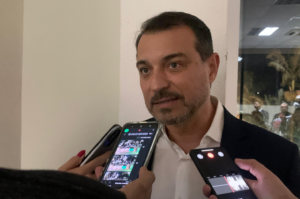 “O governo atual mente”, diz Carlos Moisés em evento festivo