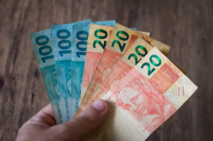 Conheça a lista de dívidas que são facilitadas para idosos com mais de 60 anos