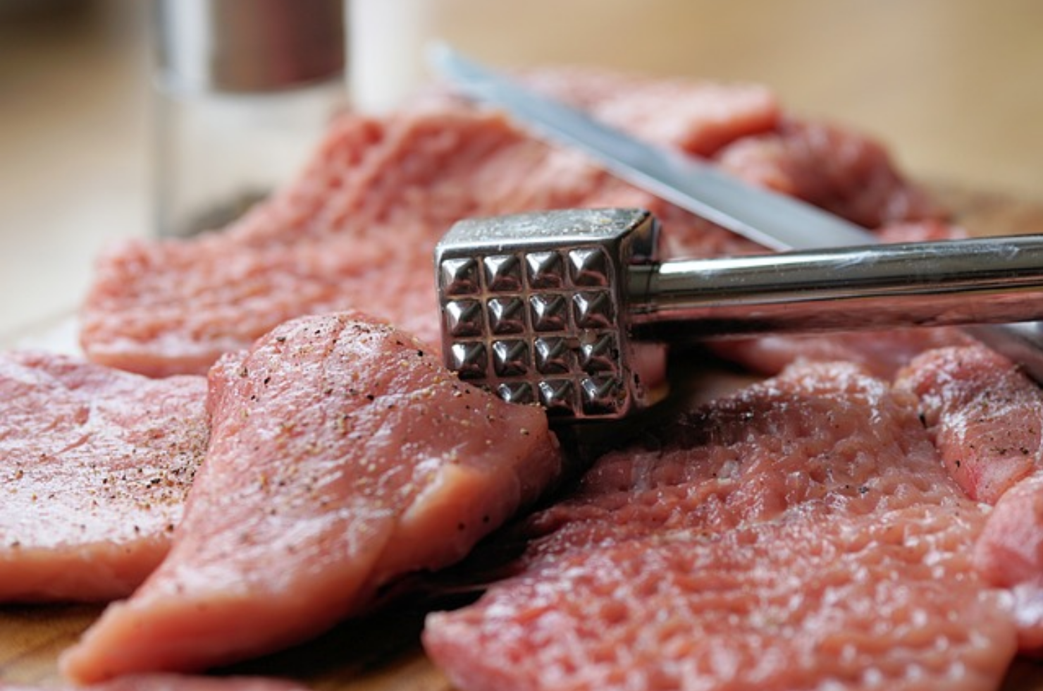 Veja qual a melhor carne para fazer o bife acebolado perfeito