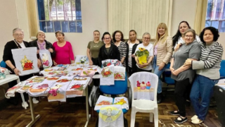 Curso de pintura em tecido oferecido em Tubarão