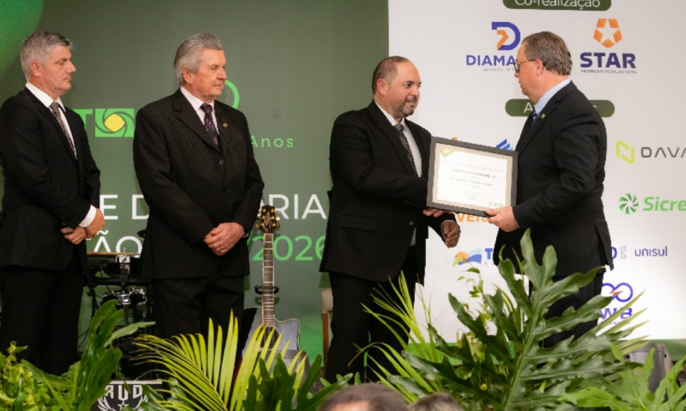 Diretoria da ACIT para o biênio 2024/2026 toma posse em evento festivo
