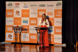 “Me chamou de incompetente porque sabe a competência que eu tenho”, responde candidata em meio a debate