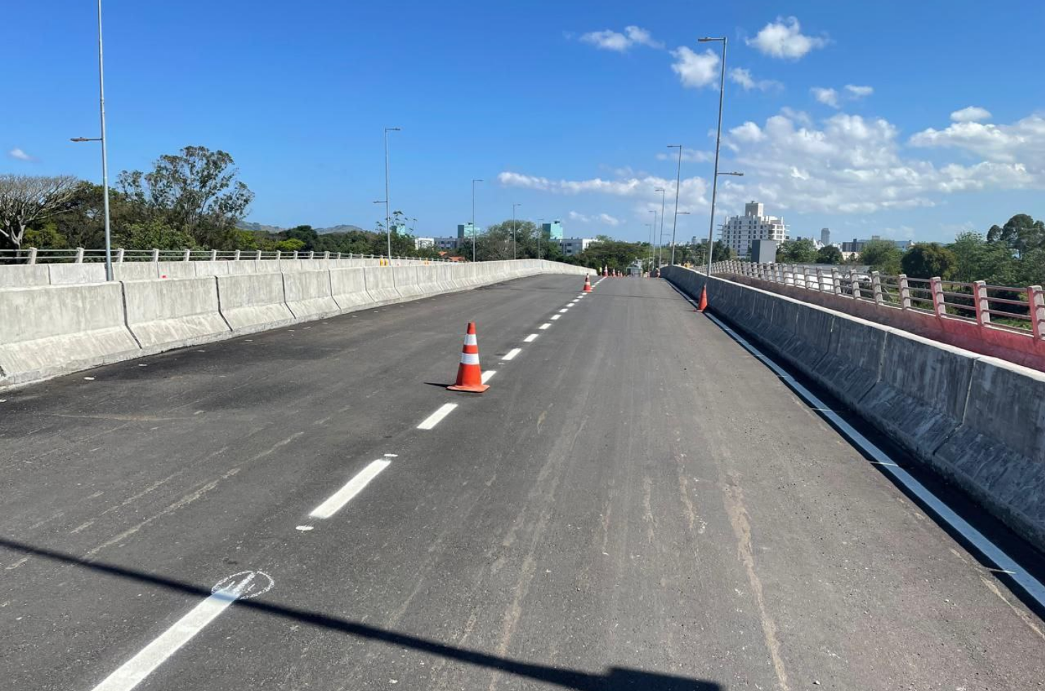 Sinalização da ponte Stélio Cascaes Boabaid e acessos serão concluídas nesta quarta (18)