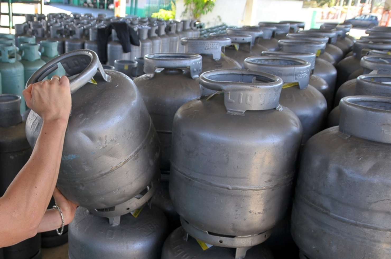 Procon de Tubarão divulga pesquisa de preços do gás de cozinha