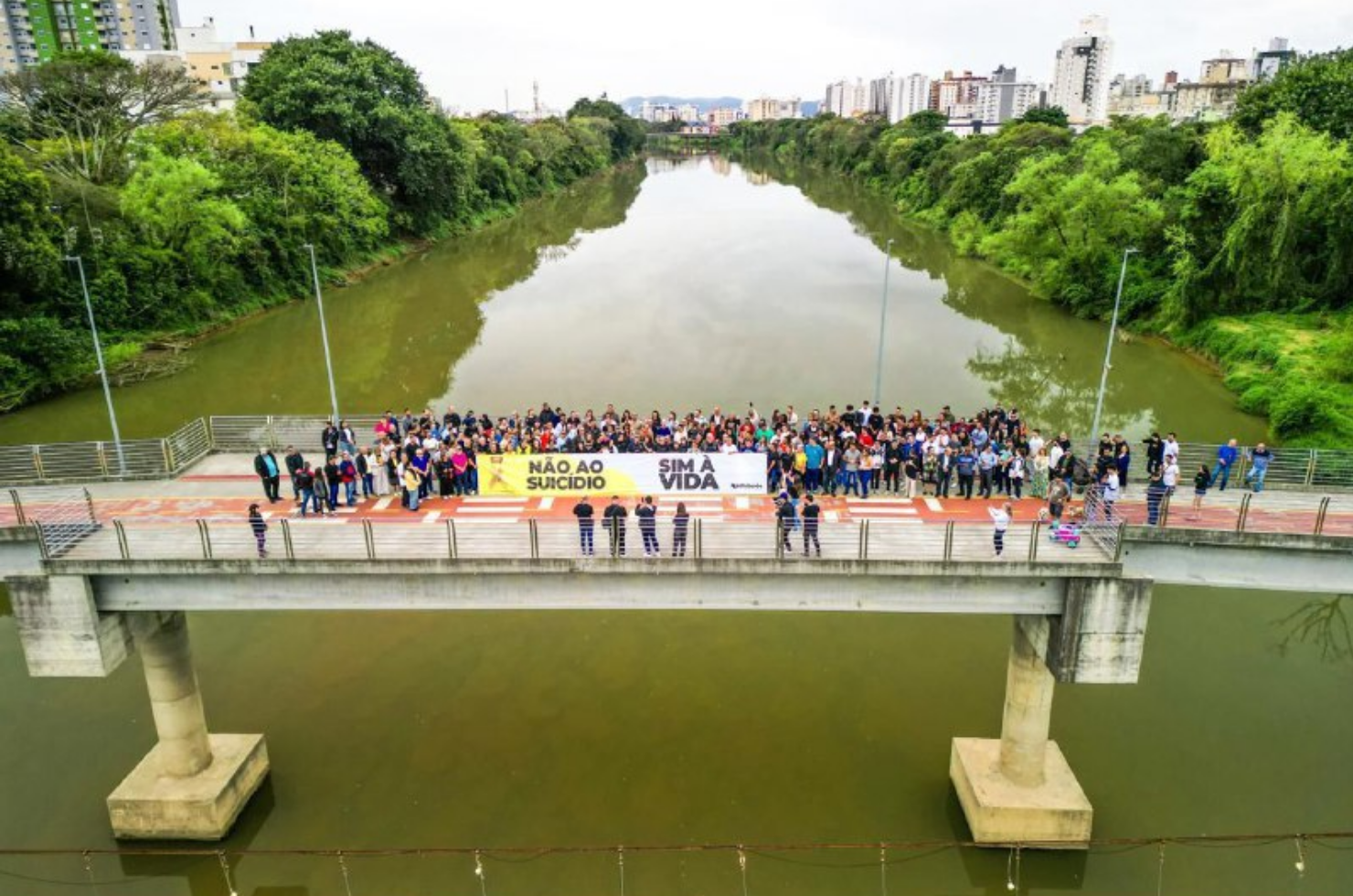 Igreja de Tubarão promove orações nas pontes de Tubarão