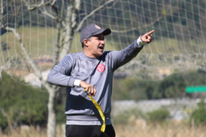 Técnico do Hercílio Luz destaca intertemporada, confirma reforços e foca no título da Copa SC