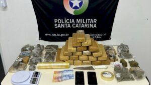 PM de Blumenau prende 9 por tráfico e apreende 28 kg de drogas