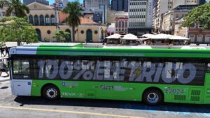 Florianópolis lança ônibus 100% elétrico com Wi-Fi e acessibilidade
