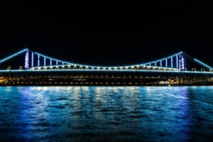 Ponte Hercílio Luz brilha com nova iluminação cênica