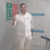 Candidato a prefeito de Içara, Max de Mello, votando na APAE durante as eleições 2024