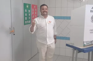 ‘A campanha foi propositiva’: diz Max (MDB) ao votar em Içara