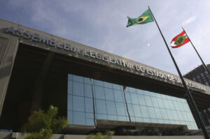 Polêmica sobre violência política de gênero na Alesc