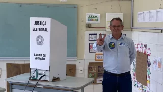 Ao lado de Vaguinho e Salvaro, Salésio (PSD) vota no Adolfo Back