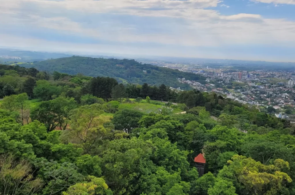 Área Verde em torno do Morro Cechinel, em Criciúma