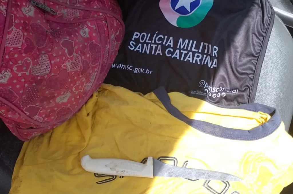 Material aprendido com o suspeito de cometer o crime em Rio Fortuna