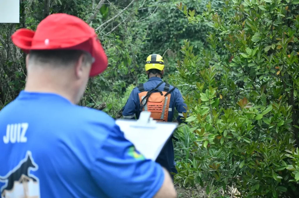Binômios do Corpo de Bombeiros Militar de SC competem na Competição Sul-Americana de Cães de Trabalho em Florianópolis