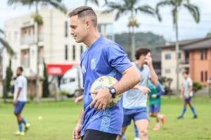 Caravaggio se reapresenta após classificação na Copa SC Sub-21