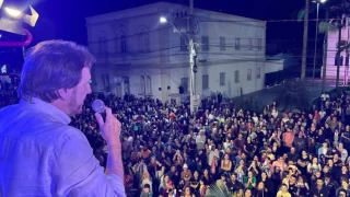 César Cesa, reeleito prefeito de Araranguá em 2024, celebra vitória nas eleições