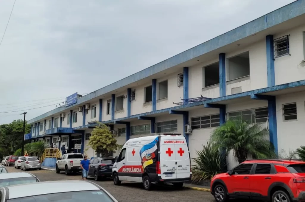 Com mandado em aberto, homem é preso após xingar enfermeira