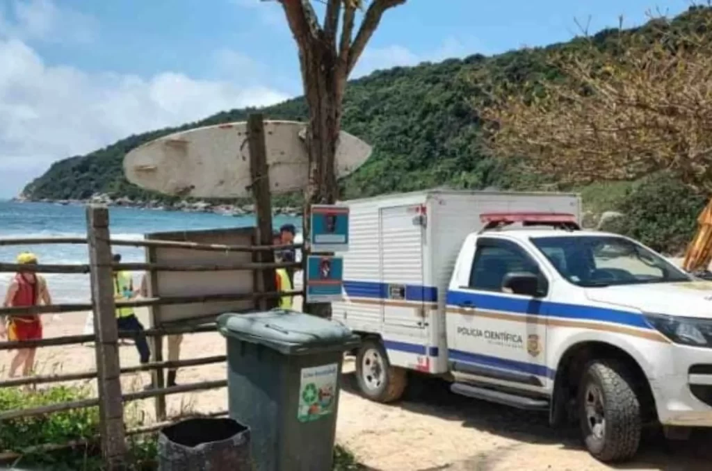 Corpo do menino desaparecido na Praia do Canto Grande, em Bombinhas é removido pela Polícia Científica