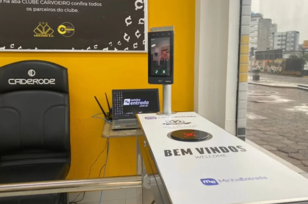 Testes no Reconhecimento Facial, no Estádio Heriberto Hülse, nos jogos do Criciúma