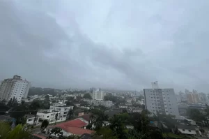 Criciúma: chuva persiste nesta quarta e sol aparece só no sábado