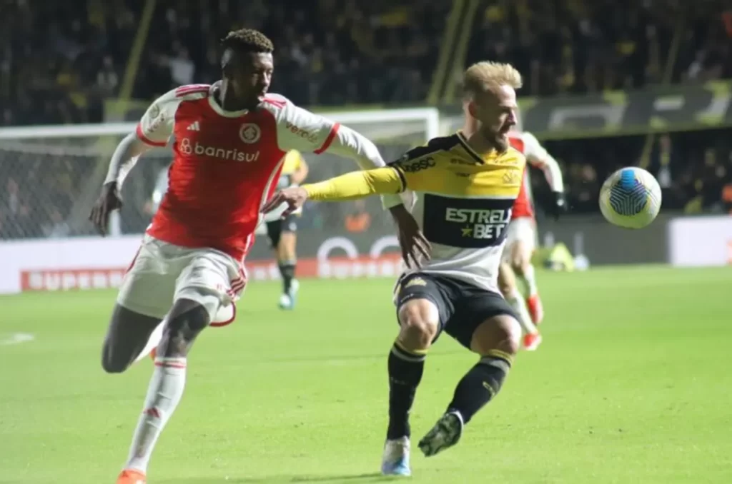 Confronto entre Criciúma e Internacional pelo Brasileirão 2024