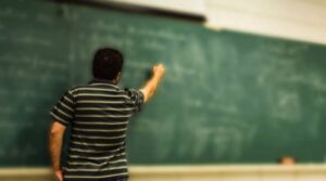 Veja como ficam as escolas no Dia do Professor, em Capivari de Baixo