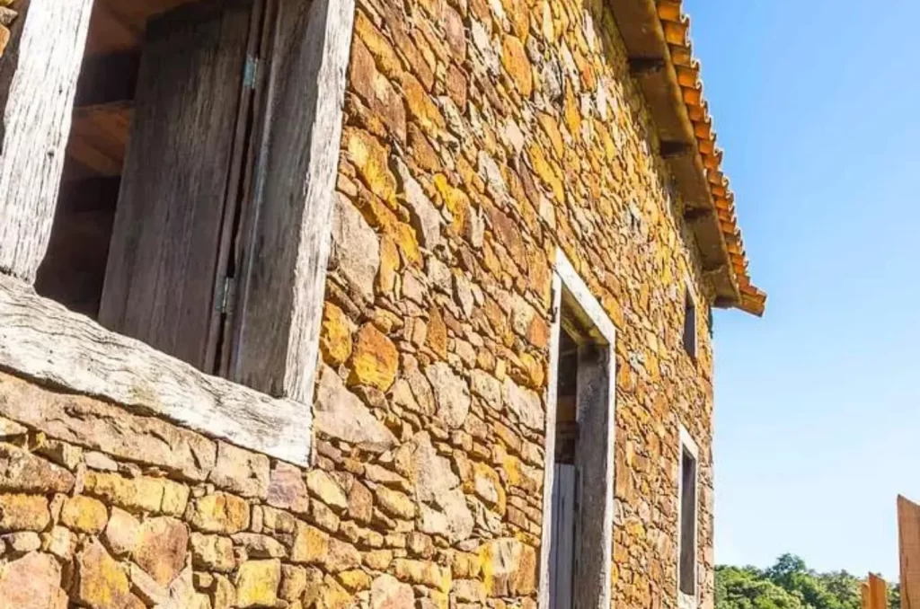 Turismo em Nova Veneza com dicas da Guia Franciele Zuchinali, incluindo Vinícola Borgo, Casa de Pedra e outros pontos turísticos