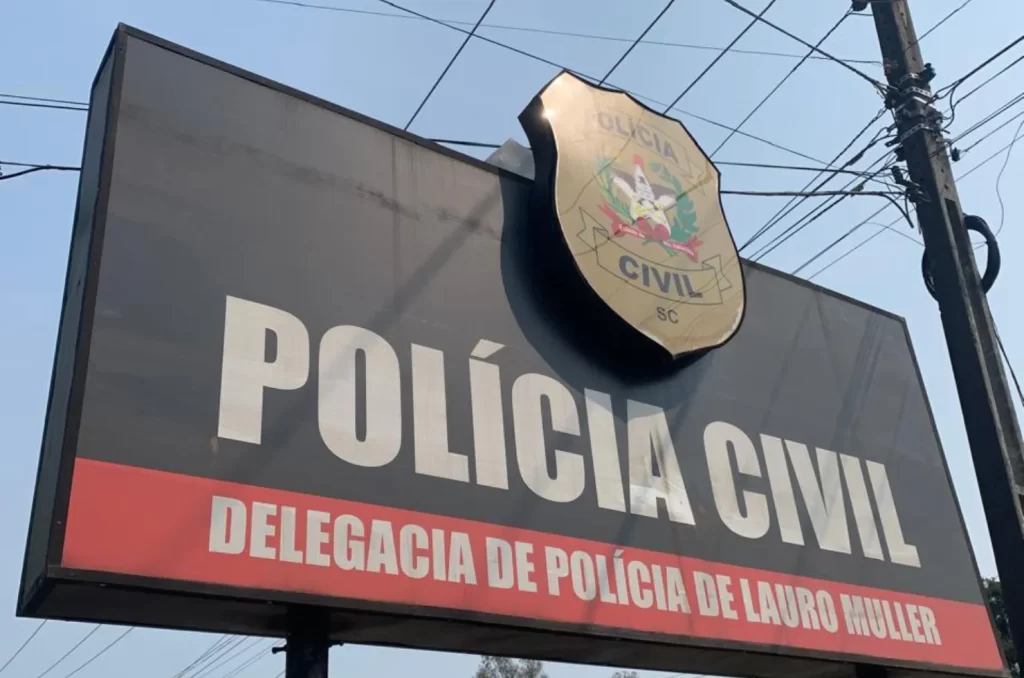 Placa da delegacia de Polícia Civil de Lauro Mülller