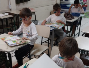 Óculos 3D trazem inovação e melhoram aprendizado em Capivari