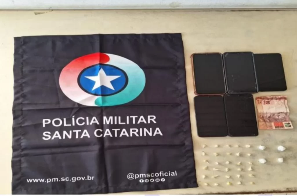 Faccionados são levados à delegacia após ocorrência de tráfico em Sombrio 1