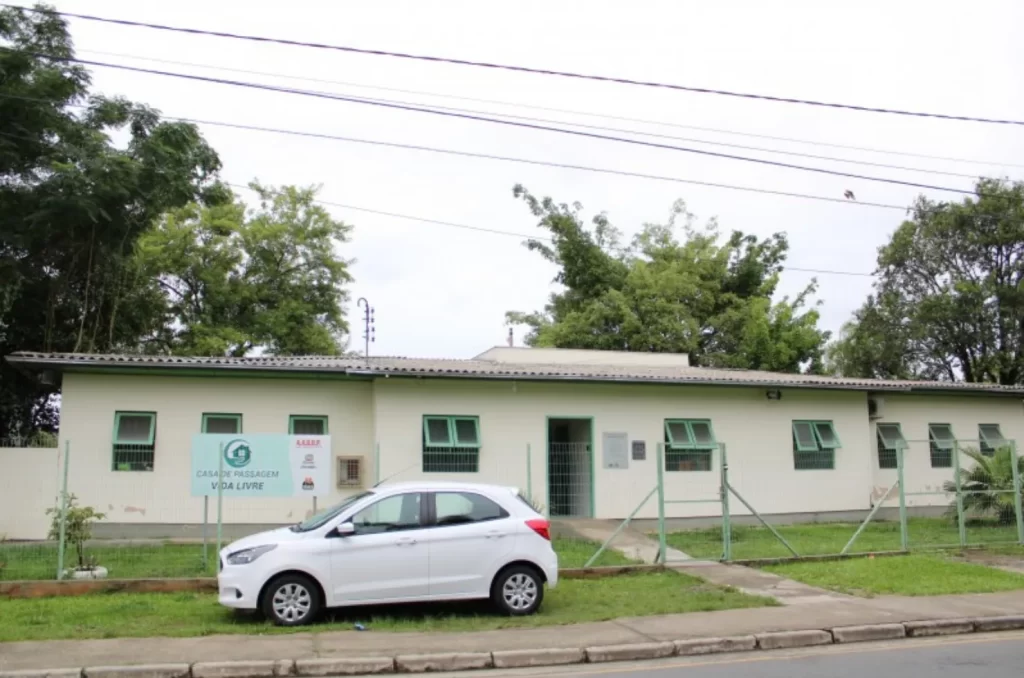 Furto de celular na Casa de Passagem de Criciúma mobiliza PM