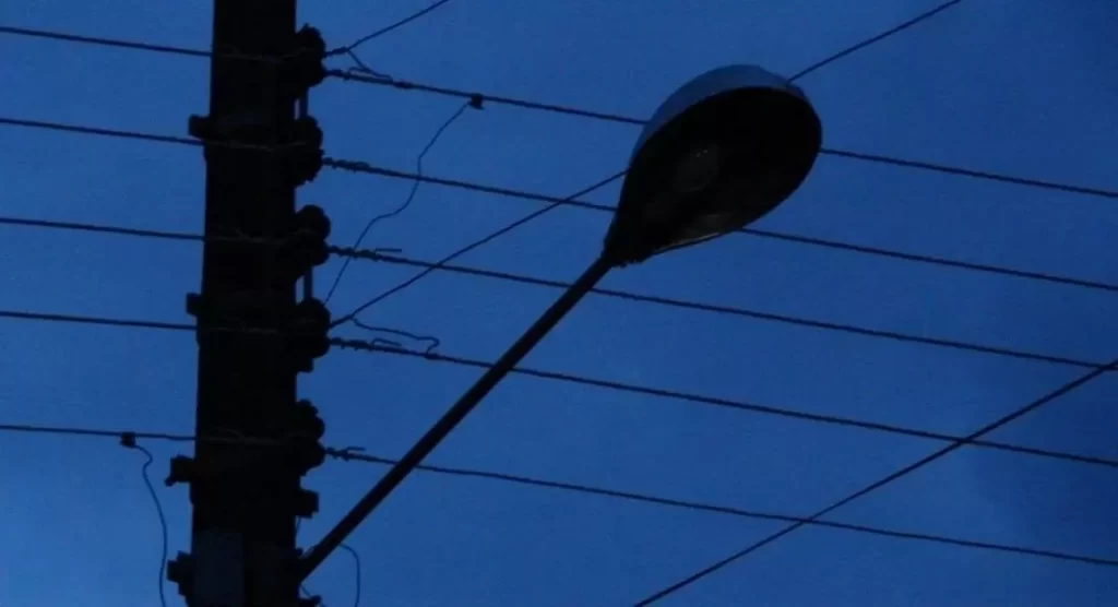 Furto de fios deixa academia às escuras no Centro de Criciúma