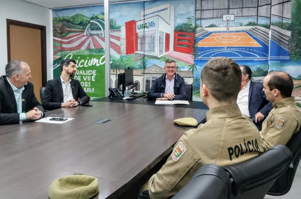 Convênio entre Criciúma e PM destina taxa de segurança preventiva para ações da Polícia Militar na cidade