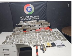 Homem escondia 19 kg de maconha na geladeira