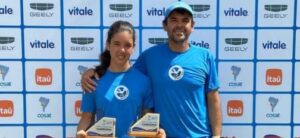 Tenista de Florianópolis garante dois títulos no Uruguai