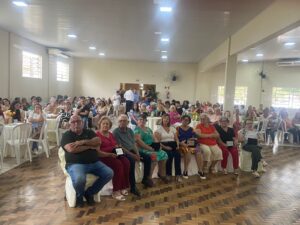 Grupo de Idosos de Capivari homenageia voluntários e ex-colaboradores