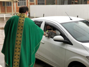 Paróquia celebra Dia de São Francisco com bênção de animais
