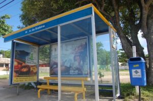 Projeto de lei propõe iluminação em todos os abrigos de ônibus da capital