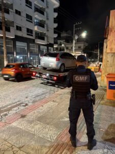 Motorista infrator é identificado e tem veículo apreendido