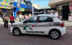 Casal acaba preso por furtar lojas no Centro de Criciúma