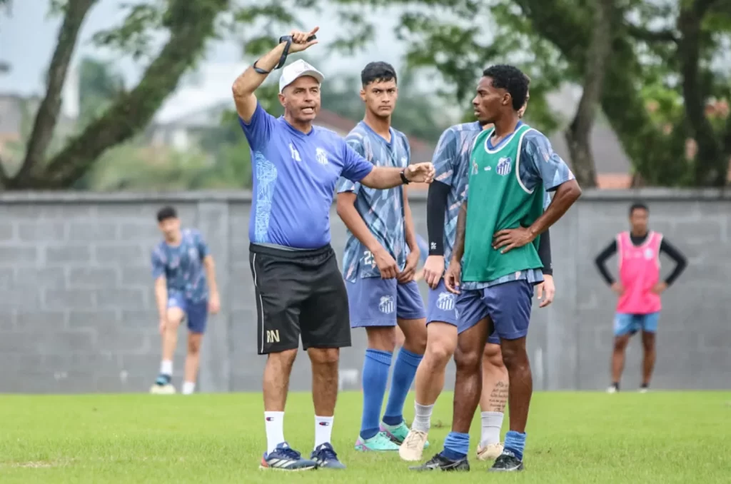 Roberto Neves durante treino em preparação para o Confronto entre Caravaggio e Operário de Mafra pelo Catarinense Sub-21