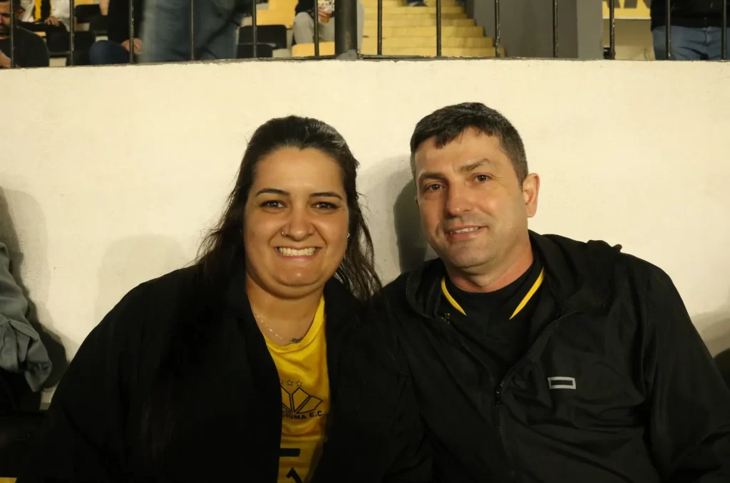 Fotos da torcida do Criciúma no Estádio Heriberto Hülse durante a vitória por 2 a 0 contra o Atlético-GO